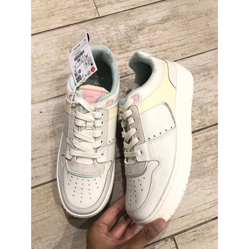 Jastip Sneakers Stradivarius New