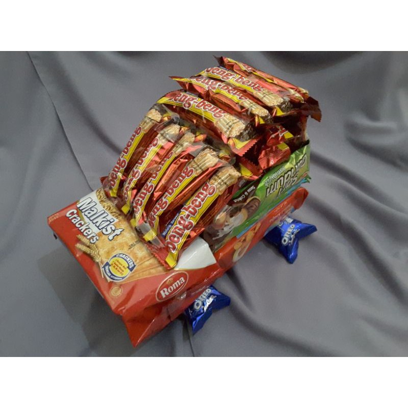 

Parcel jajan/ Parcel snack/ miniatur mobil jeep