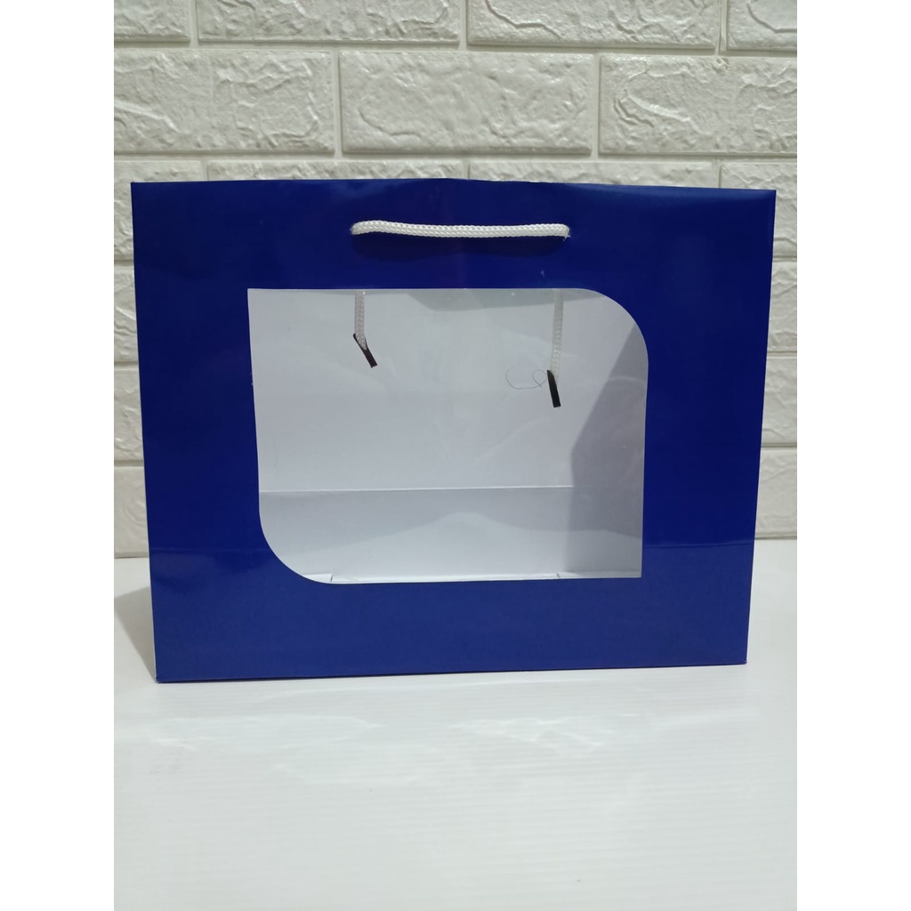 

Paperbag Polos + Mika Uk. 32,5 x 25 x 14 cm