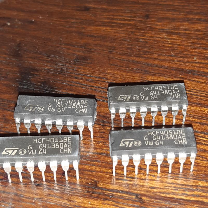 IC HCF4051 4051