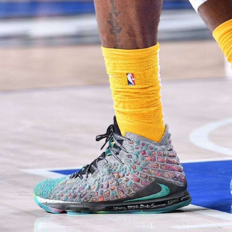 Jual NIKE LEBRON 17 \