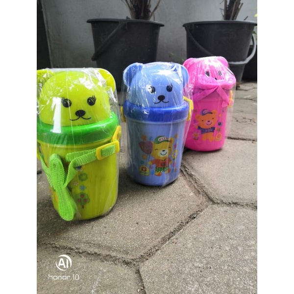 BOTOL MINUM ANAK KARAKTER PANDA BAHAN PLASTIK SUNLIFE UKURAN 500 DAN 600 CC DGN TALI GANTUNGAN