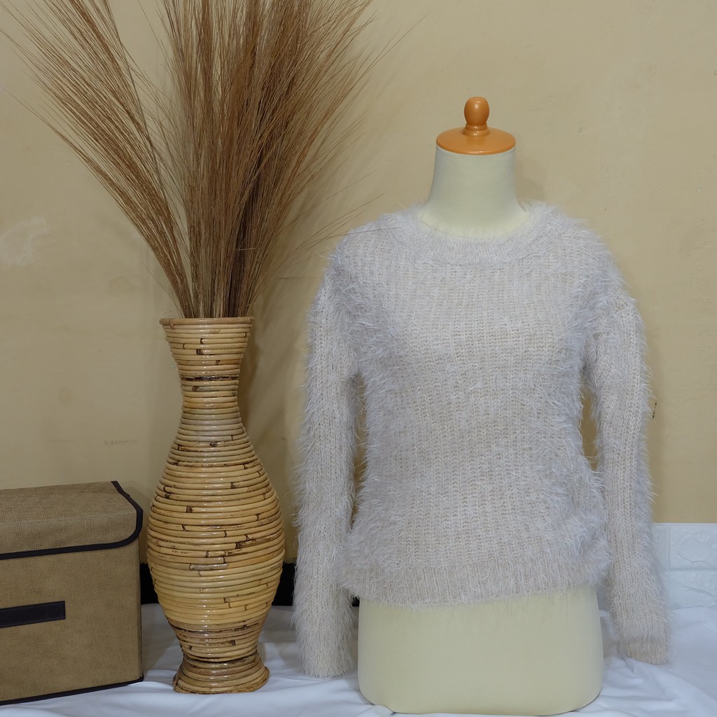 SWEATER BULU WHITE MURAH