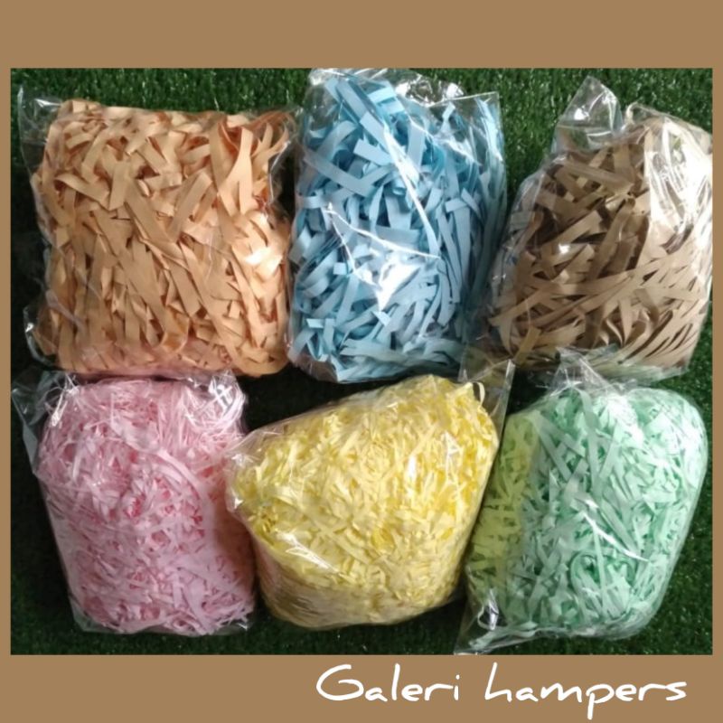 

(50 gr) kertas cacah/serut /potong , packing hampers, buah ,kotak/box kado,hadiah,souvenir