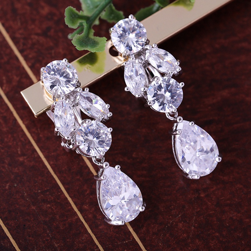 Anting Juntai Warna Silver Untuk Aksesoris Pengantin Wanita