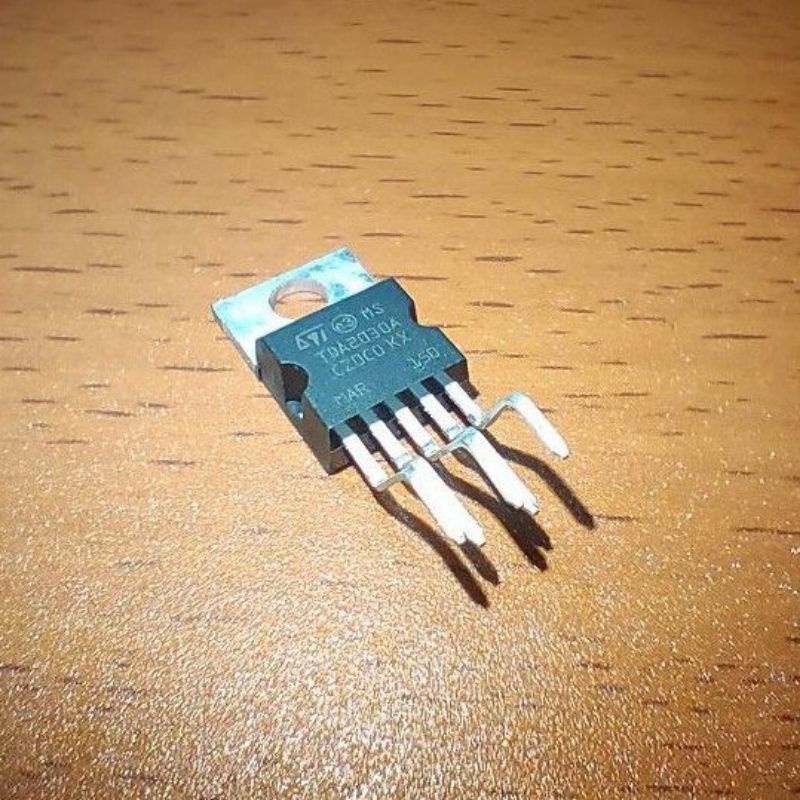 IC tda 2030 IC tda2030 original utc 2030