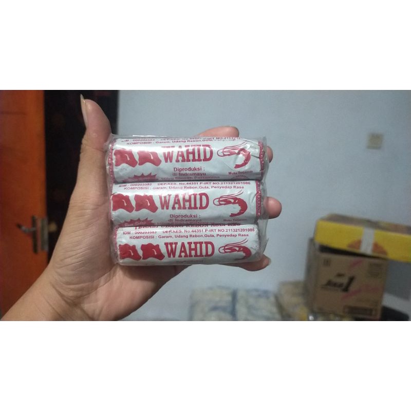 

Terasi Udang Asli Premium K2S Khas Indramayu Isi 3 Pcs Kemasan 230 Gram
