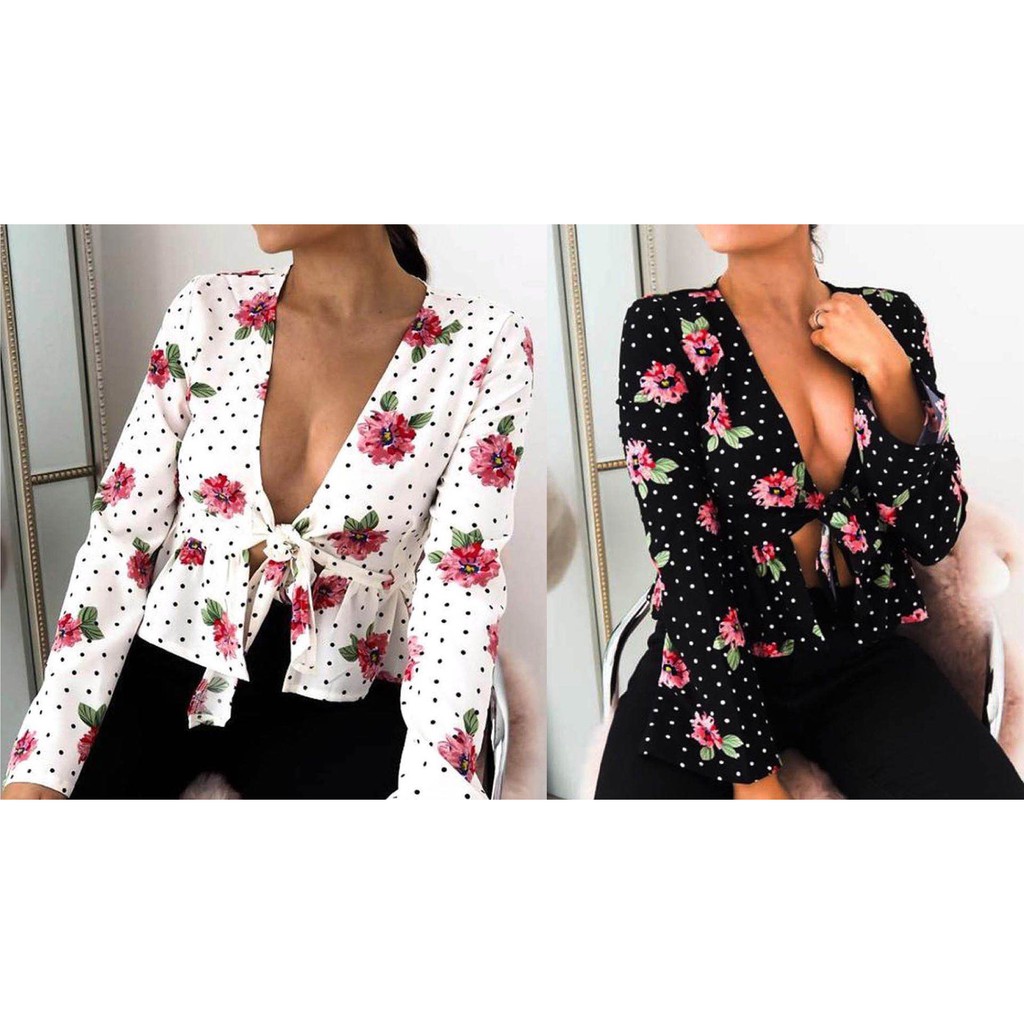 Kaos lengan panjang pola bunga V-neck wanita