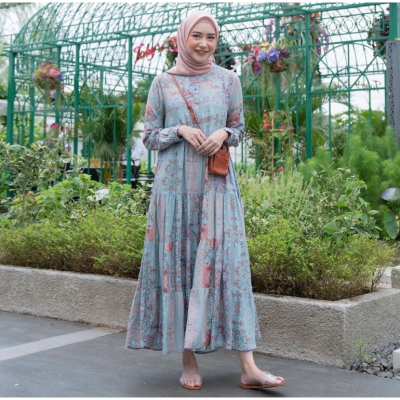 Qeena Midi Dress by Heaven Lights