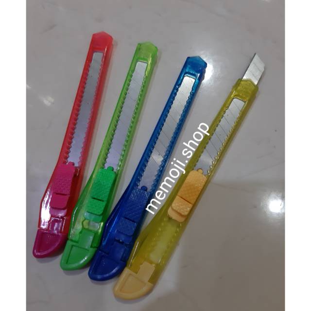 

Cutter Kecil Transparant (12pc)