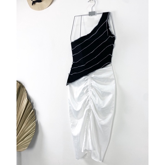 Savana Beachwear - HELEN SKIRT rok satin serut wanita belah slit sisi kerut putih mid length