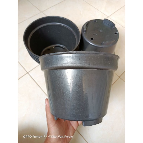 pot 20 hitam /satu lusin pot 20 hitam /12biji pot