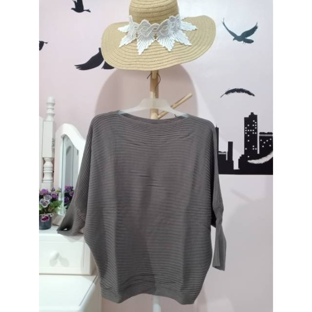 Atasan rajut batwing