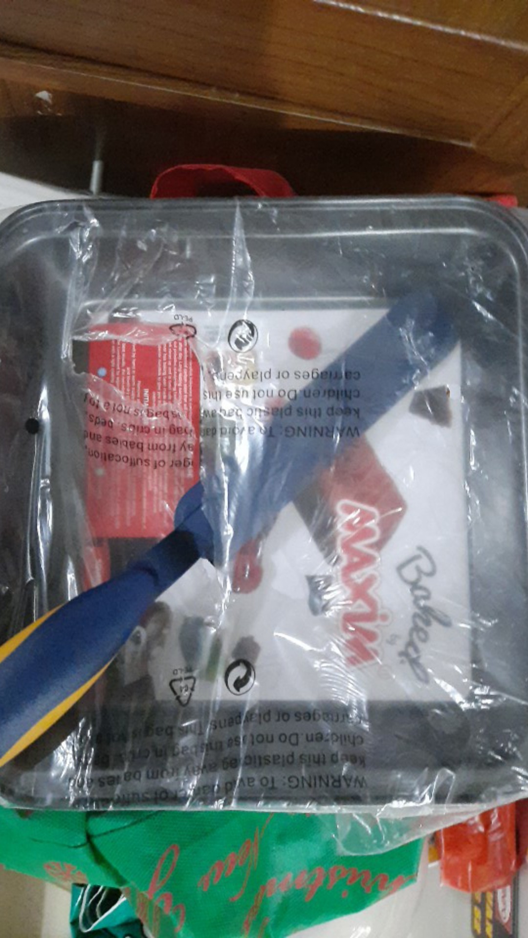 Maxim Bakeware Loyang Kue Teflon Anti Lengket 23cm Square Pan + Cake Spatula / Sutil Nylon