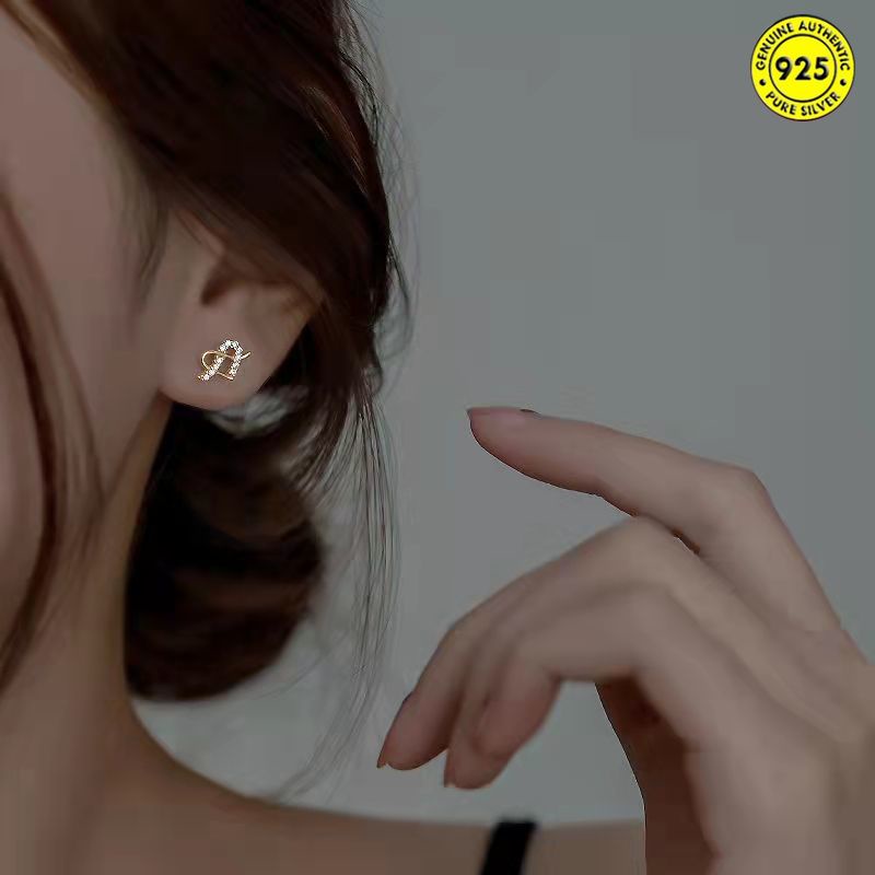 Anting Tusuk Bentuk Hati Untuk Wanita