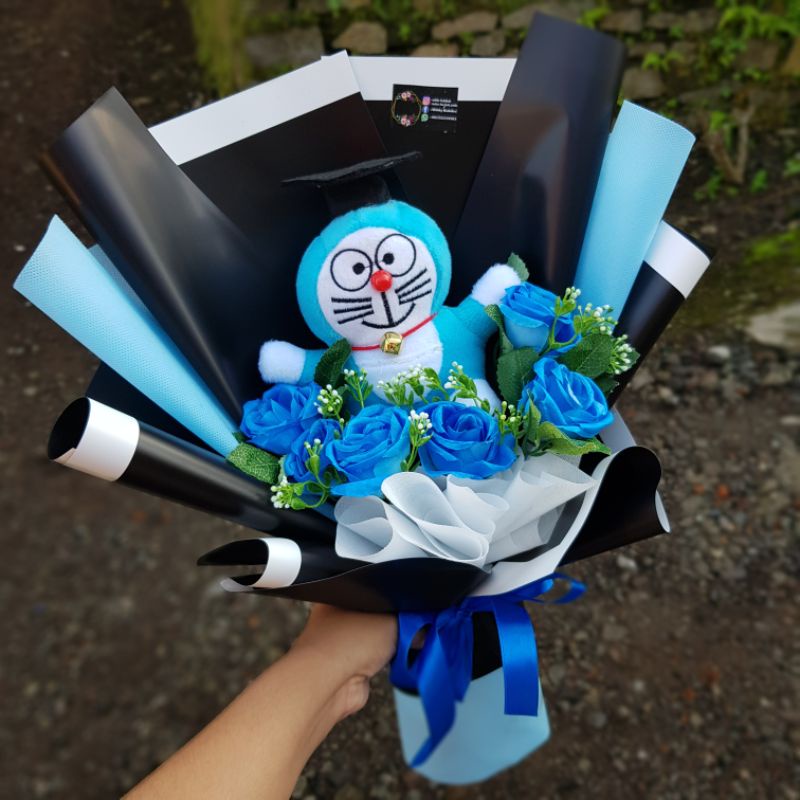 BUKET DORAEMON/BUKET BONEKA DORAEMON/BUKET WISUDA DORAEMON/BUKETBONEKA WISUDA