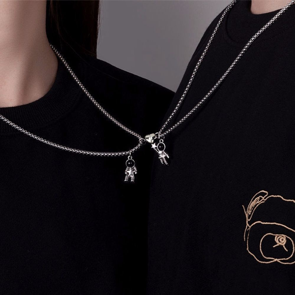 Needway  Creative Female Clavicle Chain Simple Korean Style Necklace Astronaut Couple Necklace Punk Friends Gift Men Thick Hip Hop Heart Pendant Magnet Attraction Necklace