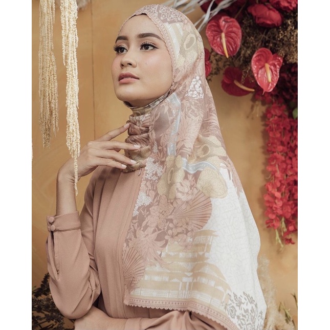 Wearing Klamby Harum Scarf Jeumpa