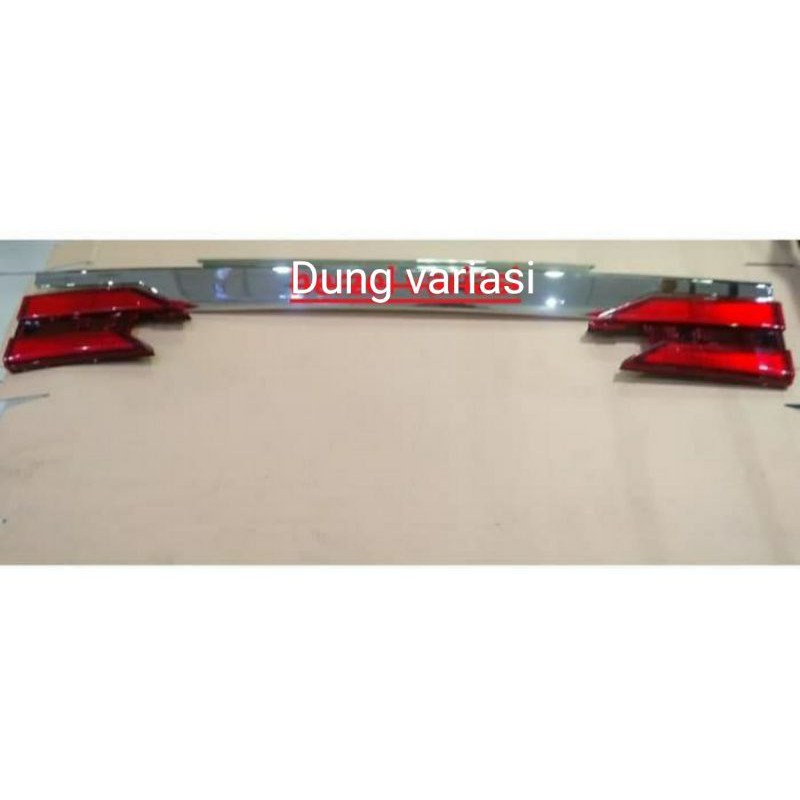 paket trunk lid + reflektor Avanza/ Xenia 2019 chrome