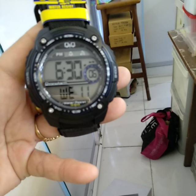 JAM TANGAN PRIA KANVAS QNQ Q&amp;Q QQ MO75 Kanvas  ORIGINAL BERGARANSI   M 075 M075 M-075