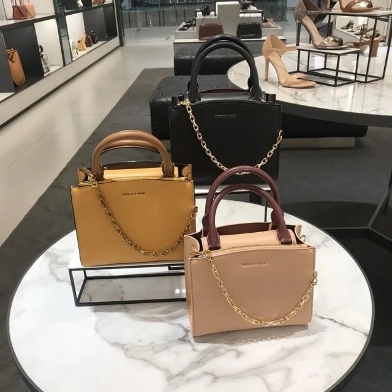 

C Chain Link Classic Handbag