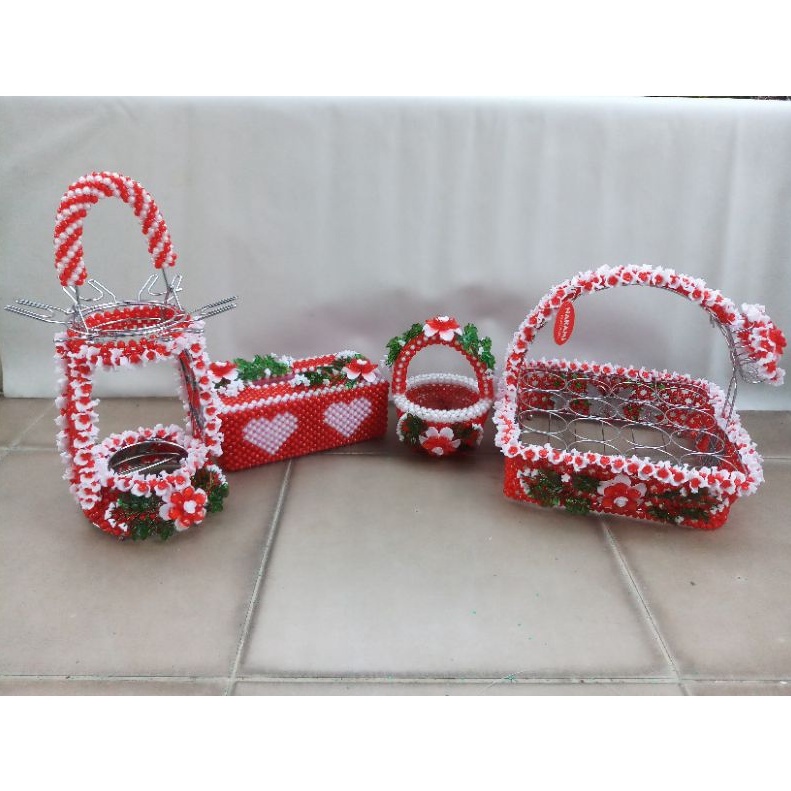 1 set  hias Manik manik ( keranjang aqua 16 cup, tempat tissue, tempat permen, tempat botol sprite )