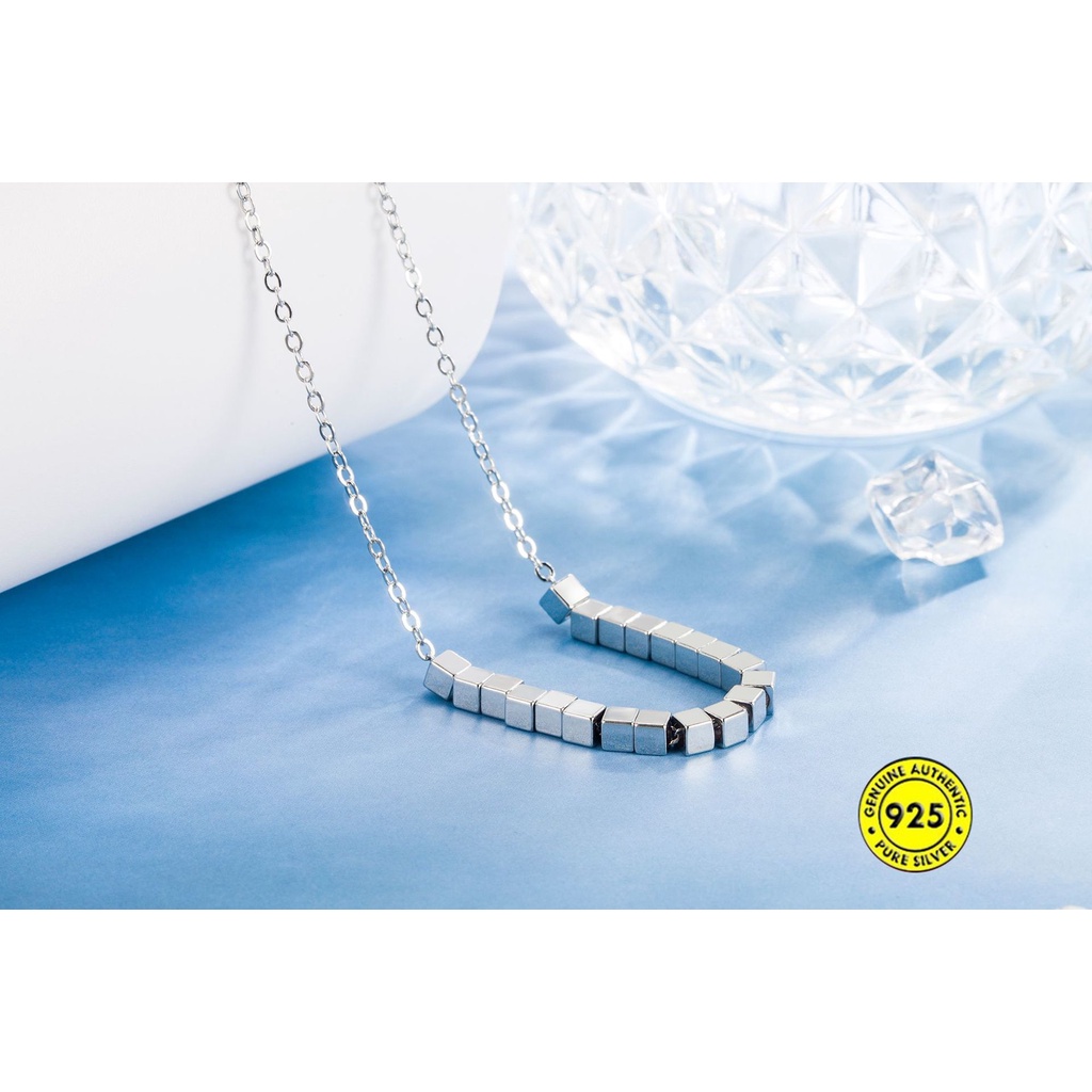 Kalung Rantai Klavikula Bentuk Persegi Kecil Bahan S925 Silver Lapis Emas Untuk Wanita