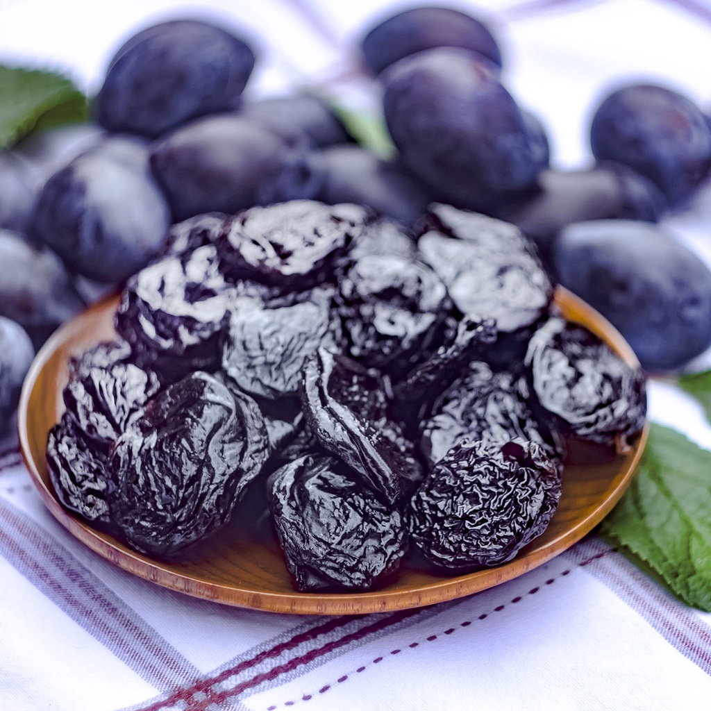 

Plum 100 gram/ Prunes PREMIUM / DRY PLUM/ ORGANIC PLUM