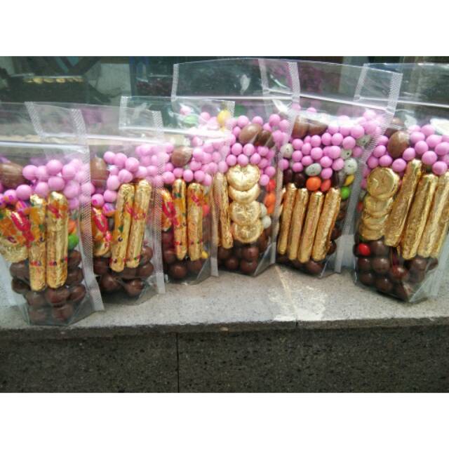 

Coklat Mix L'agie / Delfi / Ceres / coklat lebaran parcel pouch 3x135 & 2x300gr