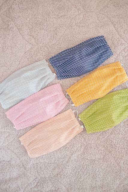 Masker kain katun polka