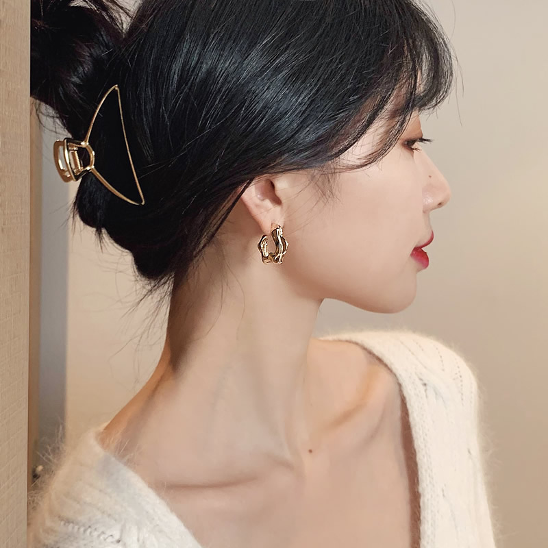 Anting Geometris Tidak Teratur Berbentuk C Untuk Wanita Korea vintage Aksesori Telinga Emas