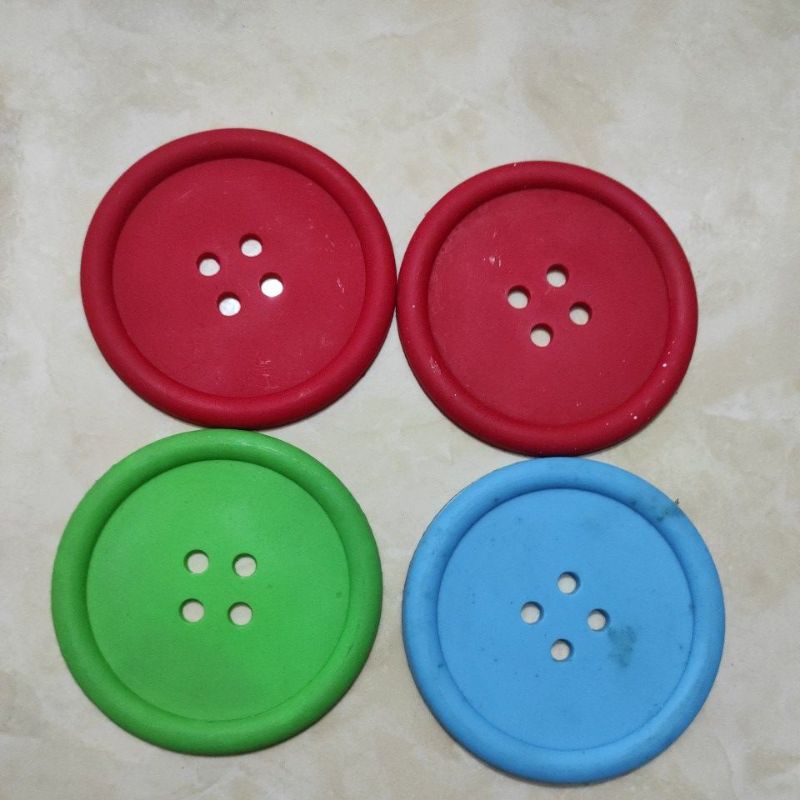 tatakan gelas silikon / tatakan gelas kancing / tatakan gelas merah / tatakan gelas aesthetic prelov