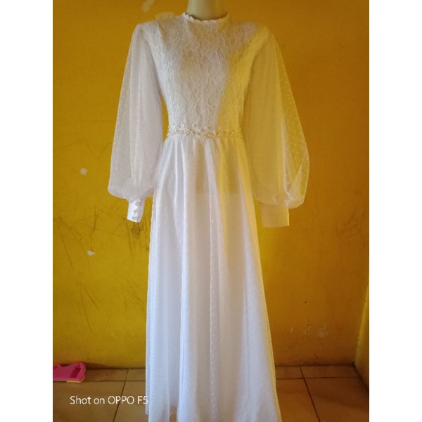 DRESS PUTIH LENGAN BALON