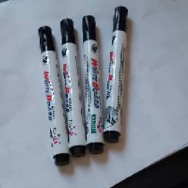 

Spidol whiteboard warna hitam