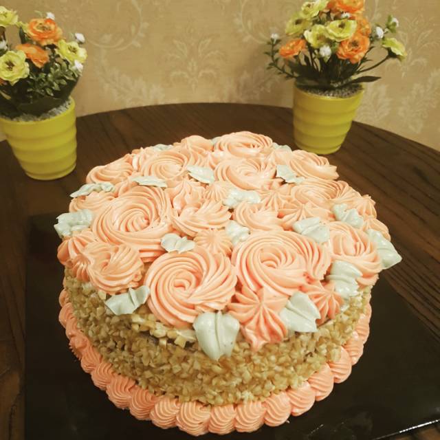 

Flower Cake ( buttercream cake)