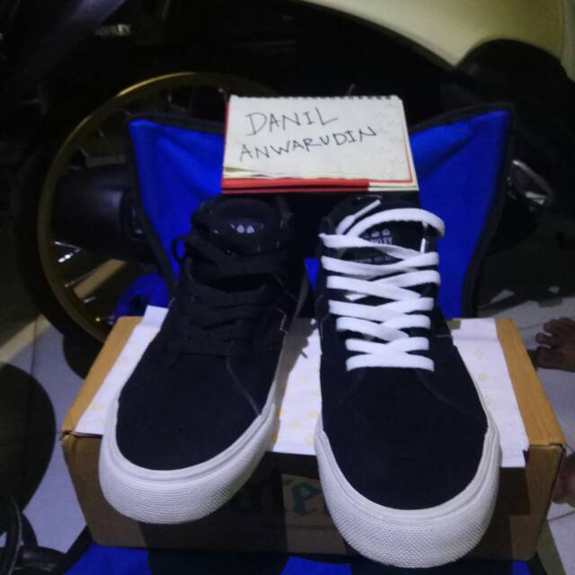 Saint barkley x maternal mid size 43 original