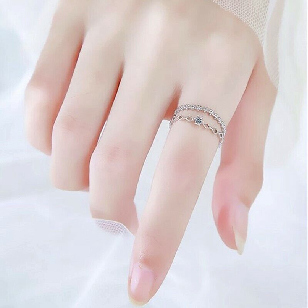 1pc Cincin Model Terbuka Desain Bunga Hollow Lapis Ganda Gaya retro Untuk Wanita