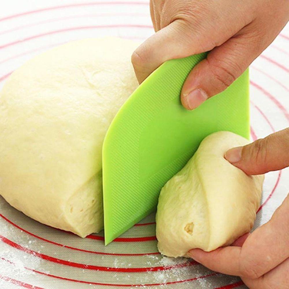 Alat Pengikis Adonan Kue Bahan Plastik