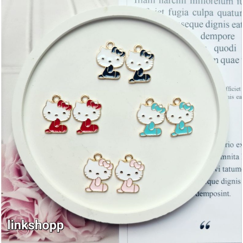 CHARM ENAMEL BENTUK HELLO KITTY