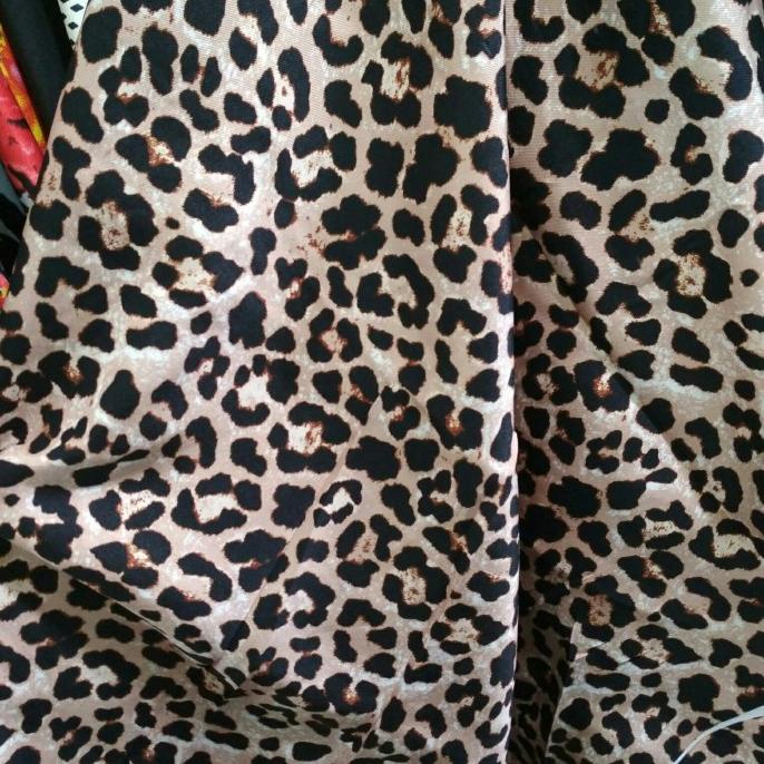 kain/bahan saten motif macan