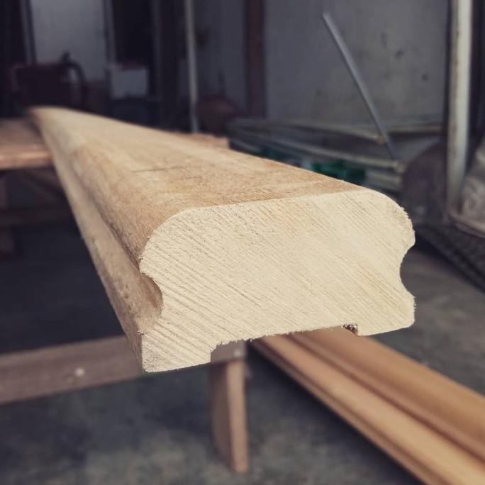 Hand Rail Pegangan Railing Tangga Kayu Mahoni
