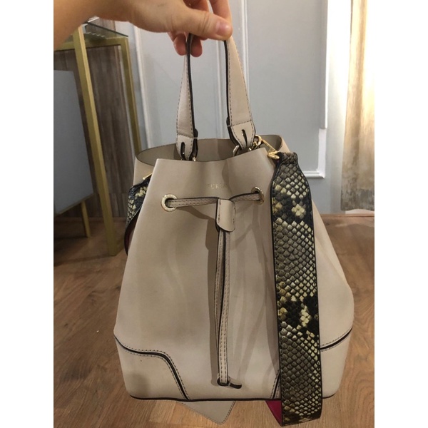 FURLA STACY BUCKET BAG PRELOVED LIKE NEW