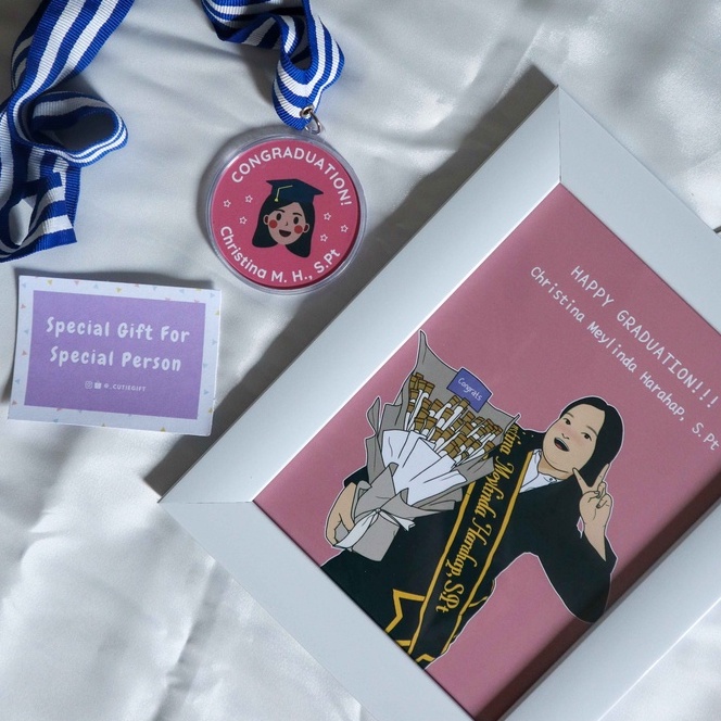 [PAKET B] ILUSTRASI CETAK MURAH DAN MEDALI CUSTOM UNTUK KADO ULANG TAHUN KADO WISUDA KADO PACAR