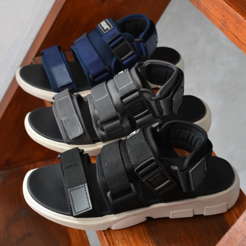 Spica Full Black | Sandal Gunung Original Kulit Santai Kasual Pria Lokal Sendal Footwear | FORIND x Volve