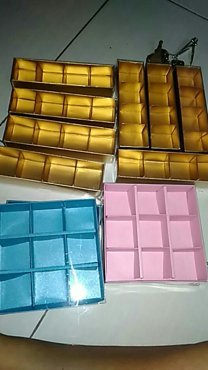 Kotak Coklat/nastar - Box Coklat/nastar Pink Sekat 9 (3x3)