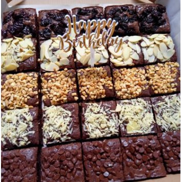 

Brownies Slice / Brownies Slice Eid Mubarak/Lebaran/Natal Christmas/Birthday/Imlek/CNY Hampers
