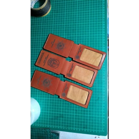 

HOLDER ID CARD KULIT KEKINIAN CUSTOM MURAH KULIT ASLI