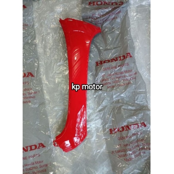 Sayap depan kanan scoopy 2017-2020 merah ori