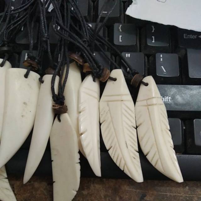 kalung tali pria tulang surfing board oleh oleh bali