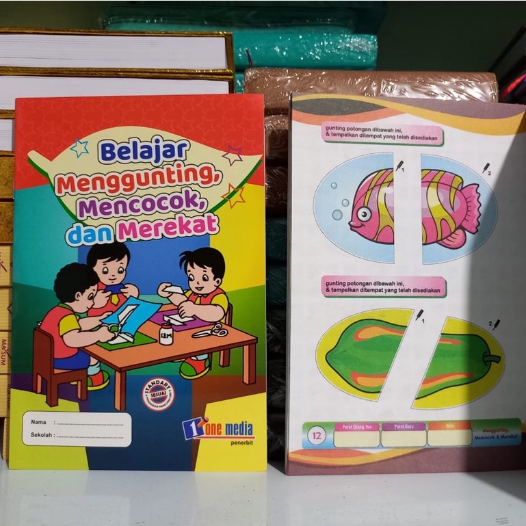 Buku Anak TK/PAUD Belajar Menggunting Mencocok dan Merekat - One Media